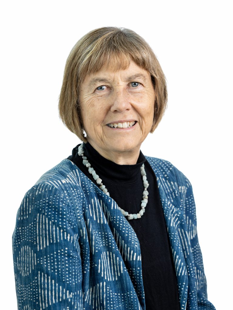 Portrait photo of Prof. Sarah Bray